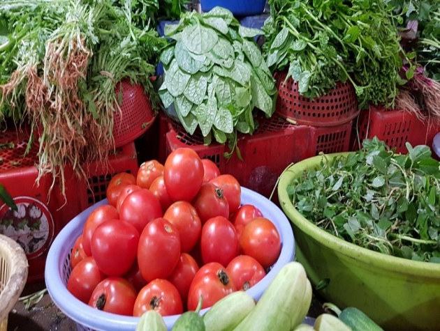 Giá thực phẩm hôm nay 4/11: Nguồn cung tăng, giá rau củ tiếp tục giảm